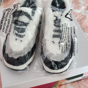Katy Perry The Fuzz Sz7 Brand New Sneakers